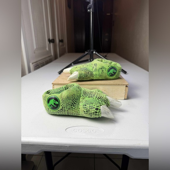 Used Jurassic World Slippers T Rex Dinosaur Light up Size S 5/6 - Picture 5 of 10